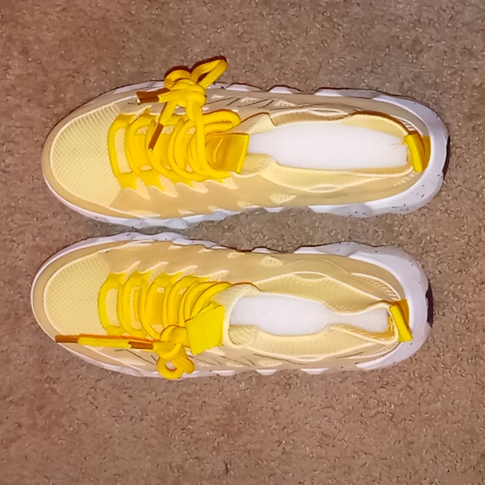 Shoes - Picture 2 of 2